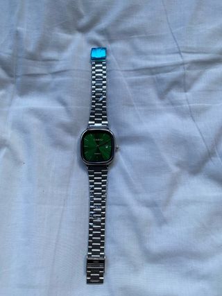 Reloj Casio Cuadrado Verde y Plateado