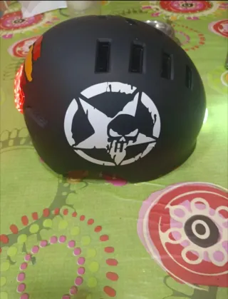 Casco Bici/Patín Eléctrico, recargable.