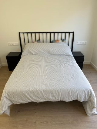 Cama doble con estructura metálica + colchón nuevo
