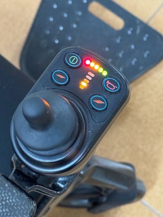 Silla de ruedas eléctrica ligera, de carbono