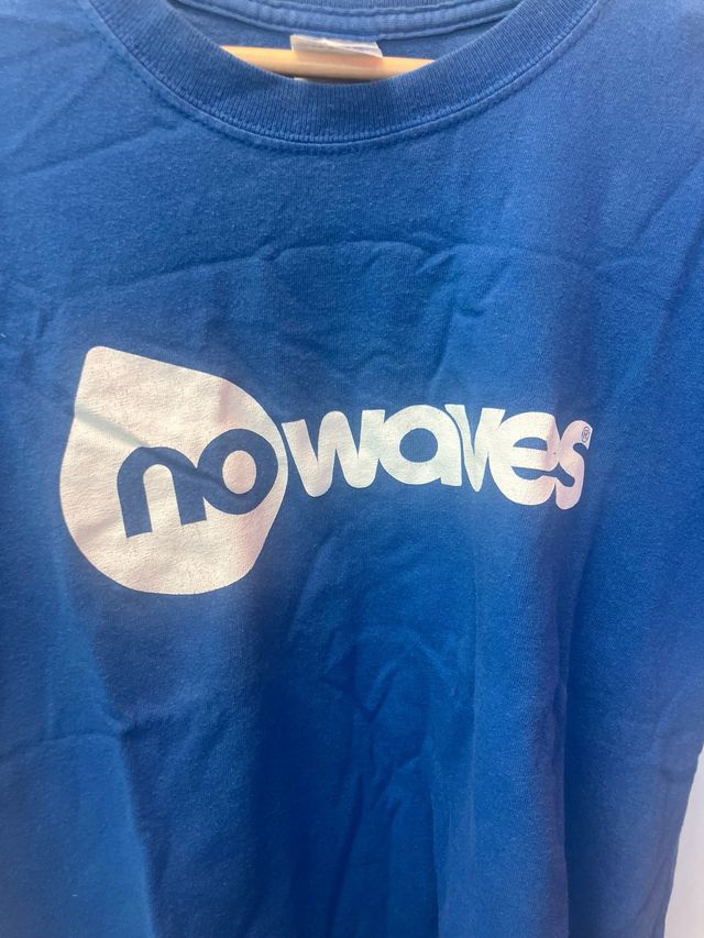 Camiseta surf No Waves azul