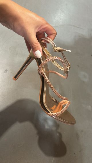 Sandalias de fiesta con pedrería
