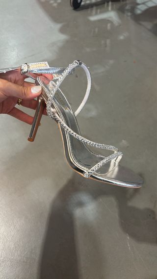 Sandalias de fiesta con pedrería
