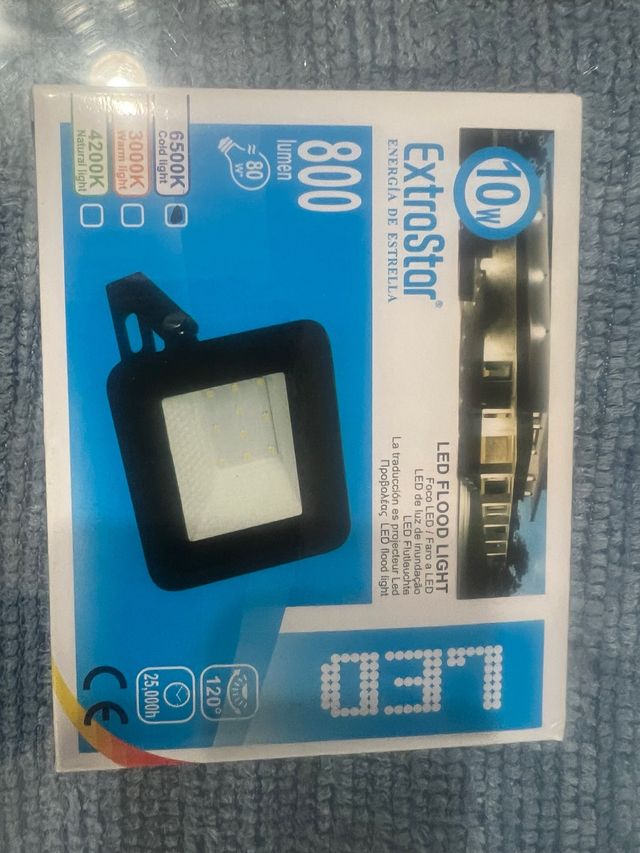 Foco LED ExtraStar 10W 800 lúmenes