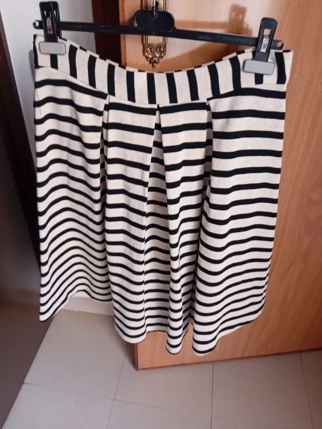 Gonna a pieghe beige e nere