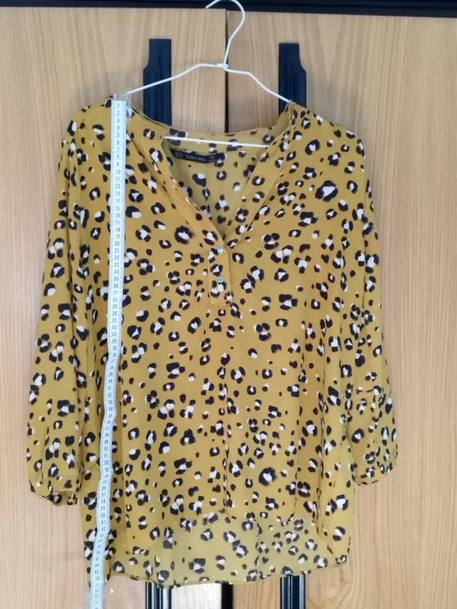 Blusa ZARA Basic Estampado Leopardo Mostaza/Crema