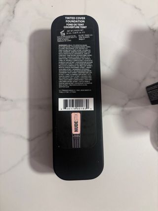 Base maquillaje NUDESTIX Tinted Cover Foundation