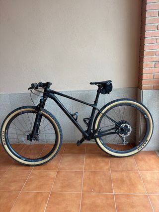 Bicicleta MTB Carbono