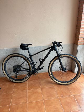 Bicicleta MTB Carbono