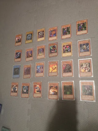 Lotto 150 Carte Yu-Gi-Oh