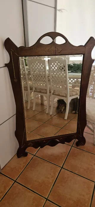 Espejo de madera antiguo