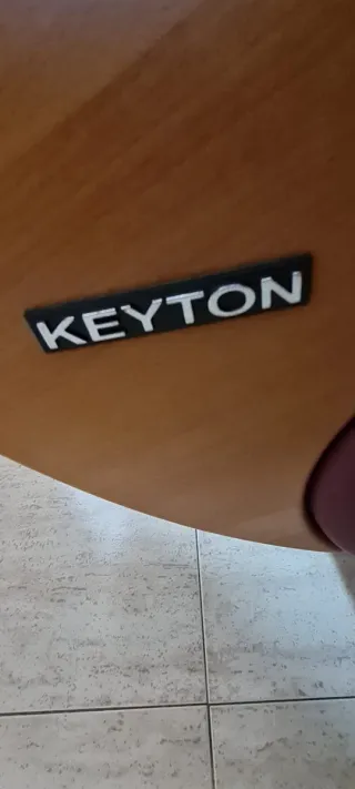 Sillón Masajeador Cuero Keyton