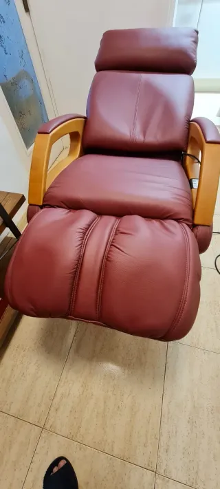 Sillón Masajeador Cuero Keyton
