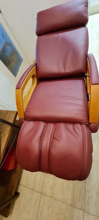 Sillón Masajeador Cuero Keyton