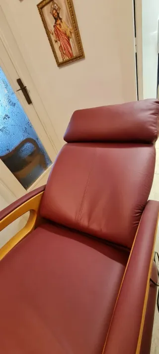 Sillón Masajeador Cuero Keyton