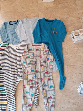 Lote 7 Pijamas y 7 Bodies Bebé 6/9 Meses