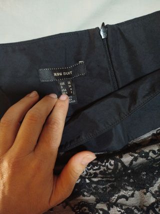 Minifalda Mango volantes encaje negro/beige T36