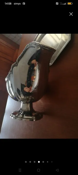 Salsera, bandeja y pinzas pasteleras