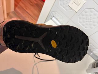 Zapatillas Saucony Xodus Ultra 4 Marrón Dorado