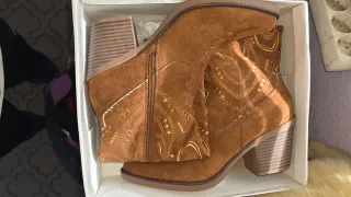 Botas cowboy marrones con bordados