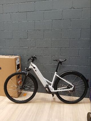 Bicicleta eléctrica todocamino E-Actv 100 cuadro bajo gris