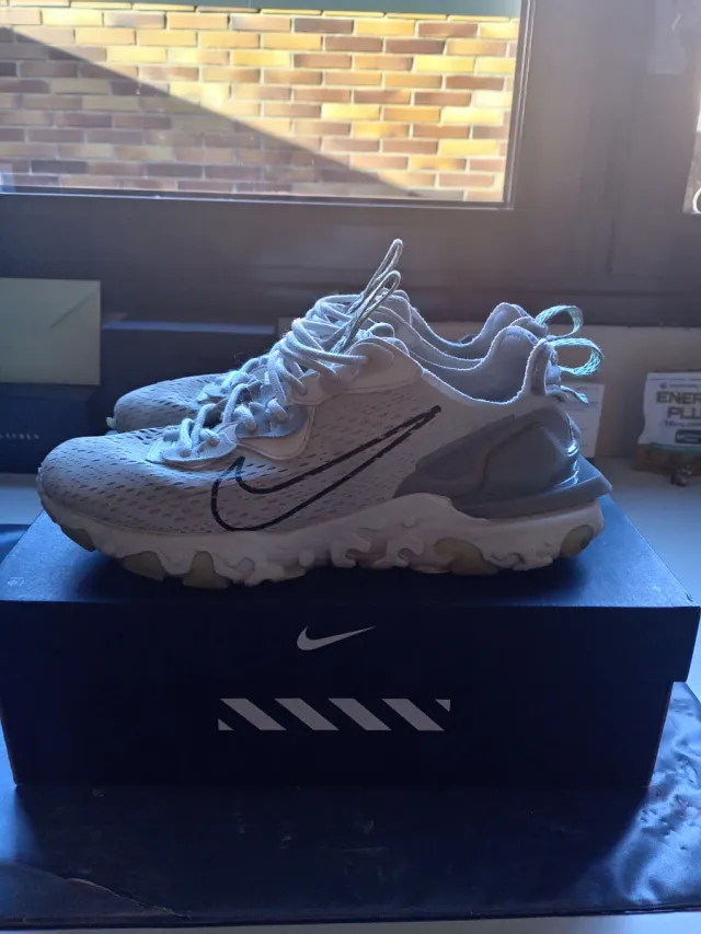Nike React Vision Gris y Blanco