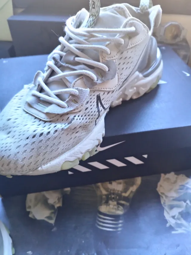 Nike React Vision Gris y Blanco