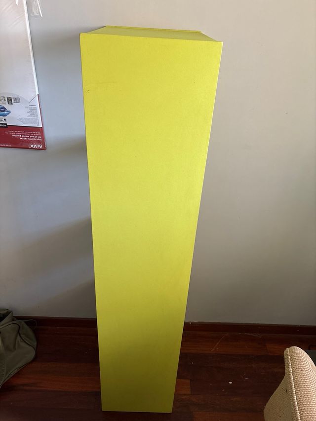 Estantería de madera verde/amarilla