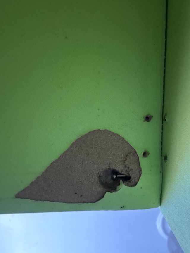 Estantería de madera verde/amarilla