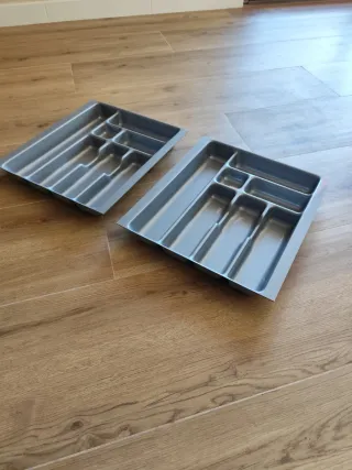 Cuberteros de plástico gris 5 € und