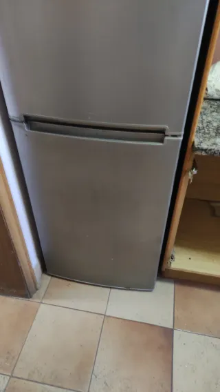 Nevera combi plateada - para piezas