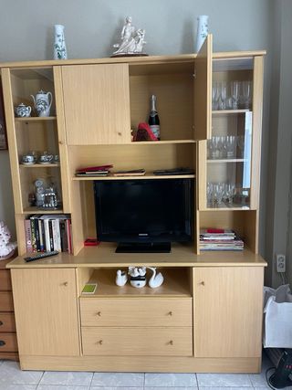 Mueble salón para TV con vitrinas madera y Cristal