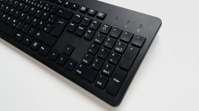 HP 230 Teclado y Ratón Inalámbrico QWERTZ