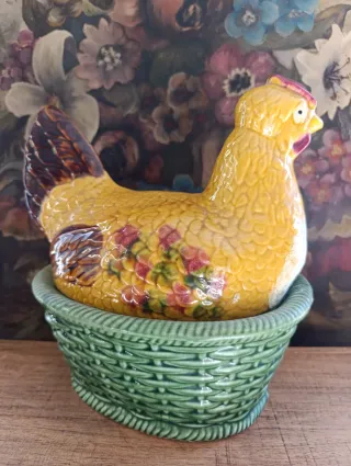 Grande gallina porta uova in ceramica