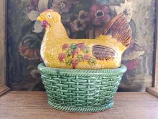 Grande gallina porta uova in ceramica