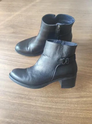 Botines Dorking Fluchos Negros