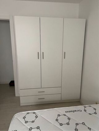 Armario blanco 3 puertas