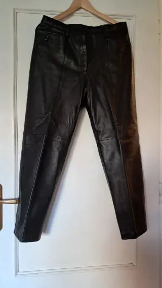 Pantalón de cuero negro mujer