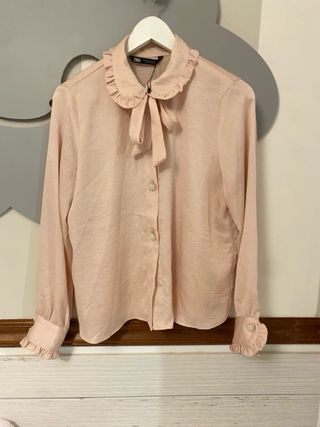 Camisa Zara lazo y botones perla rosa
