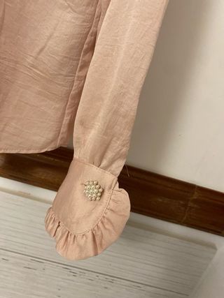 Camisa Zara lazo y botones perla rosa
