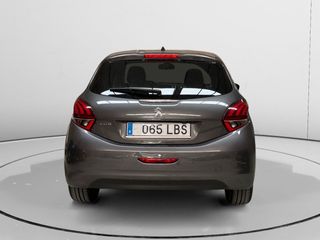 Peugeot 208 Signature