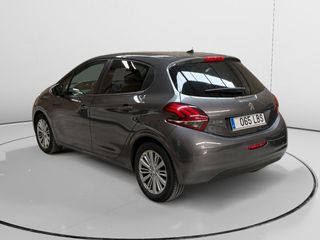 Peugeot 208 Signature