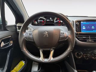 Peugeot 208 Signature