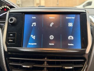 Peugeot 208 Signature