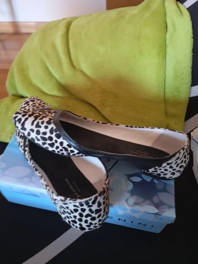 Manoletinas de piel estampado animal