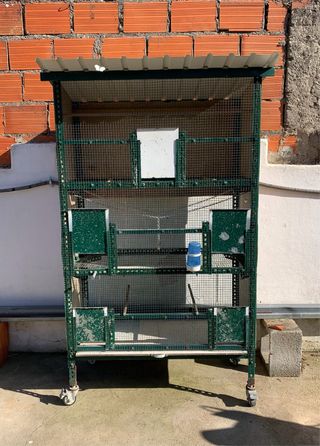 Gaiola para pássaros grande com rodízios