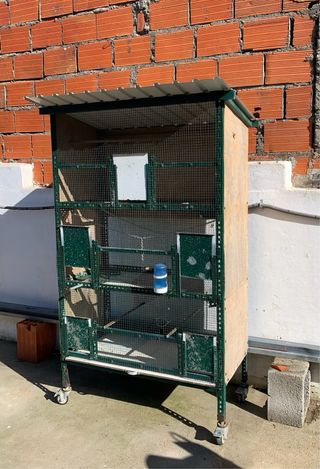 Gaiola para pássaros grande com rodízios