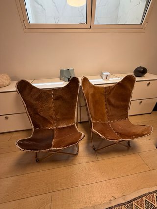 Silla Mariposa Piel Jaspeada Metal marca Hanbel