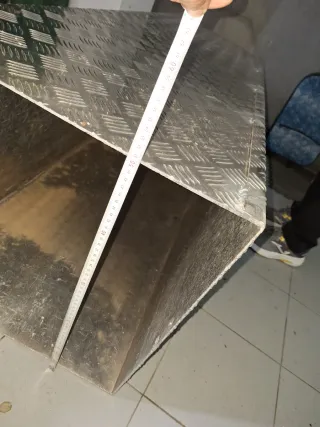 Cajón de aluminio para tubos