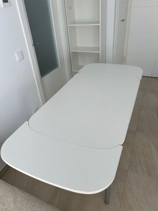 Mesa de cocina extensible blanca y metal